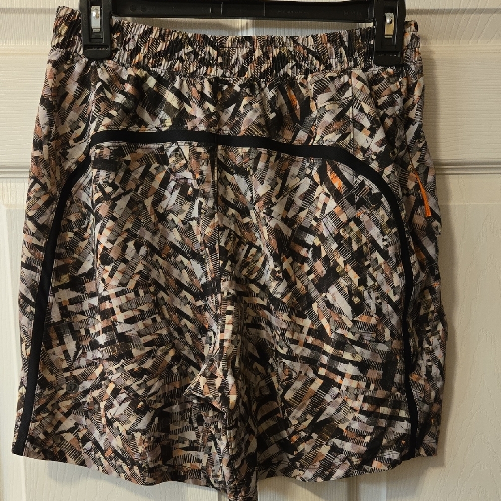 Abstract Patterned Shorts - Picture 2 of 3